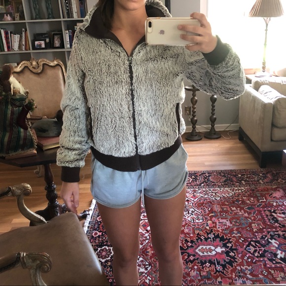 Patagonia Mocha and white plush jacket - Picture 1 of 5